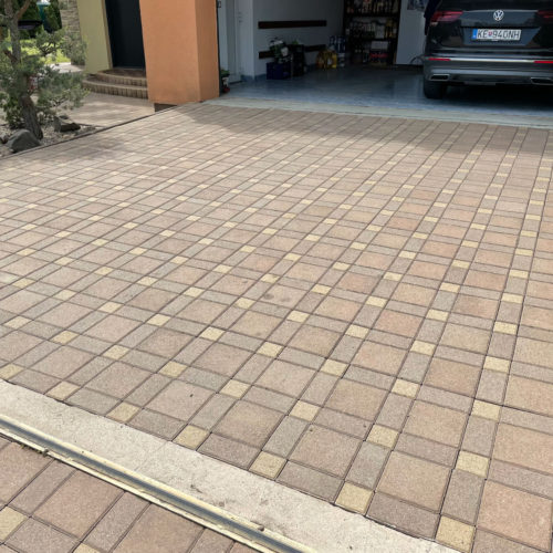 Čistenie betónovej / zámkovej dlažby